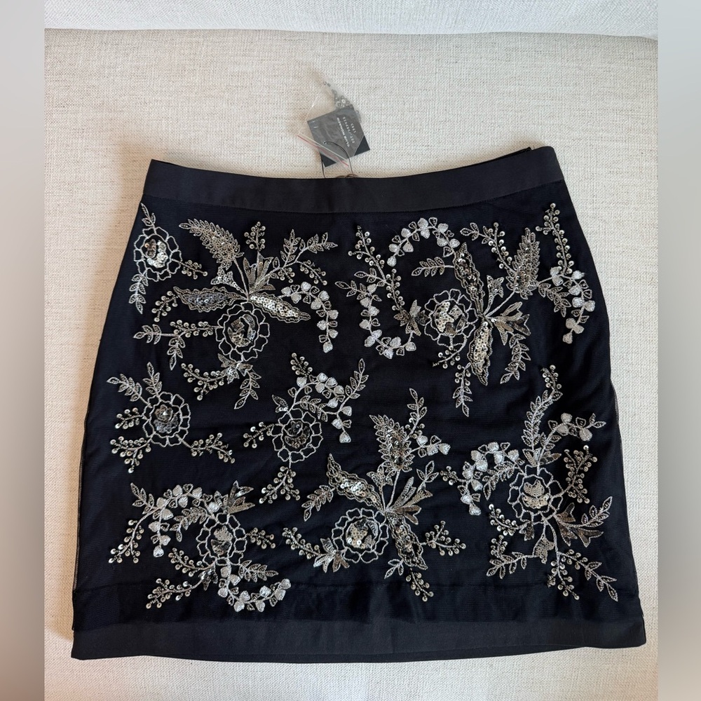 NWT CLUB MONACO Embroidered Black Mini Skirt Size2